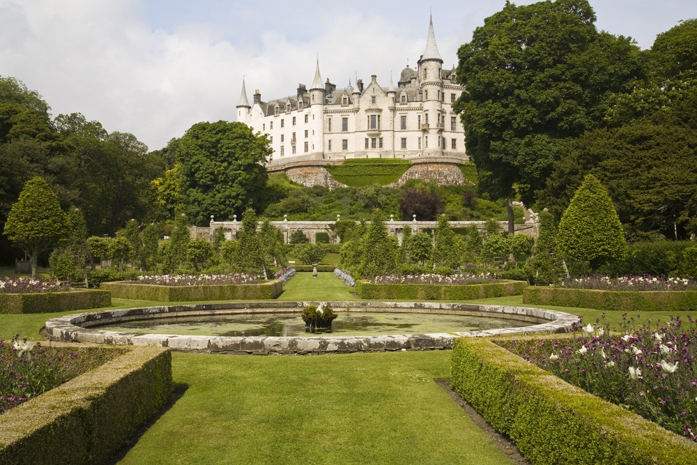 Spotlight Castles KIDS DISCOVER