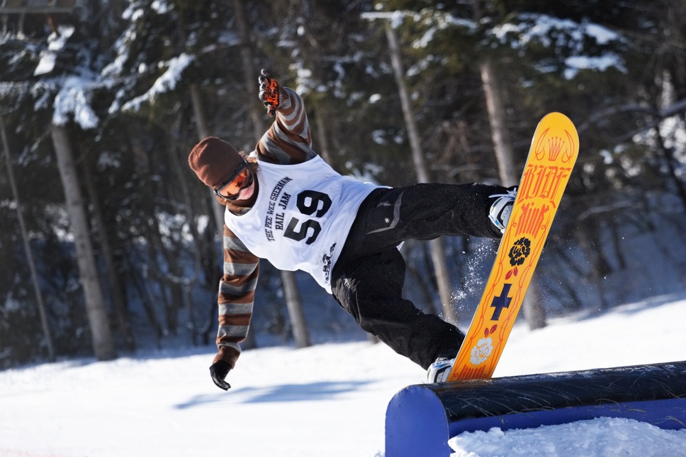 Spotlight: Winter Sports - KIDS DISCOVER