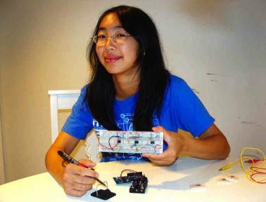 Teen Invents Bluetooth EKG to Help Keep Hearts Healthy
