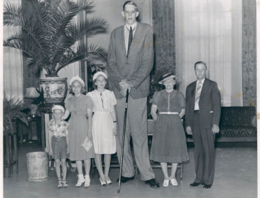 The Tallest Man in Medical History Stood Almost Nine Feet Tall