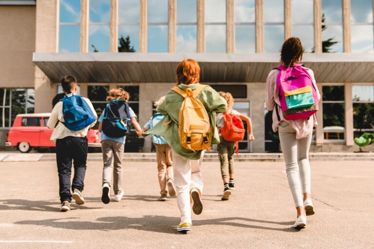 little-kids-schoolchildren-pupils-students-running-hurrying-to-the